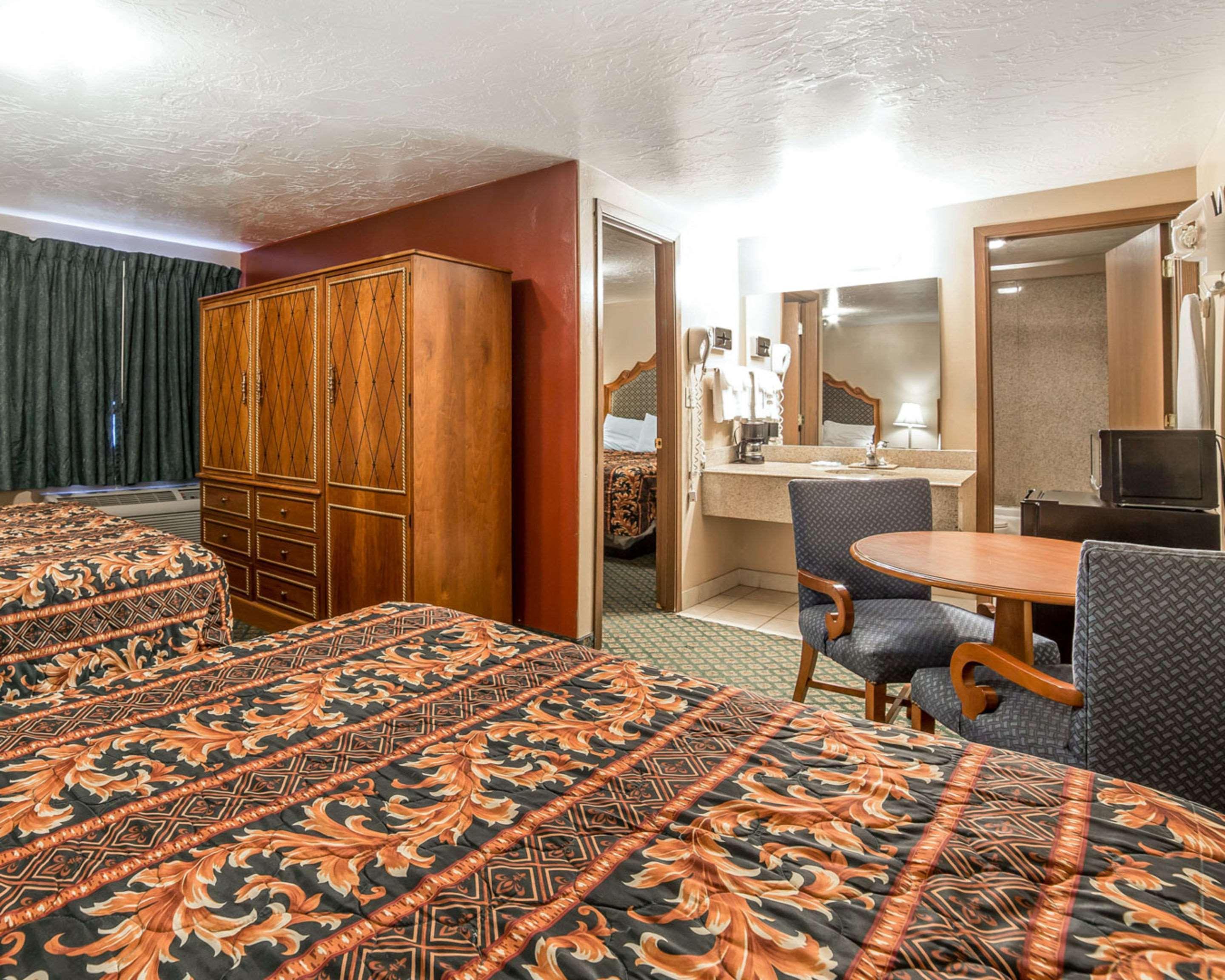 & Hotel 3*