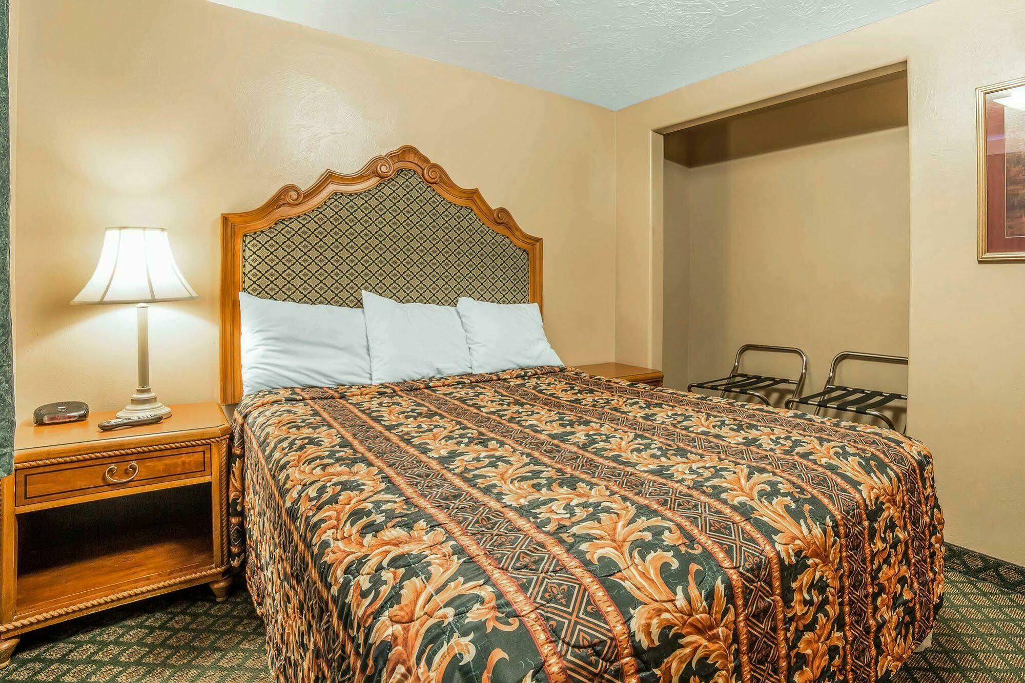 Hotel & 3*